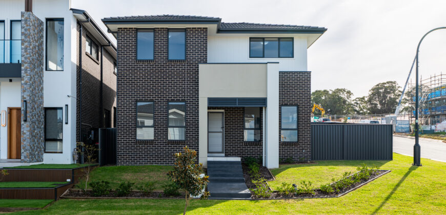 Lot 8 Belmont 18 – Traditional